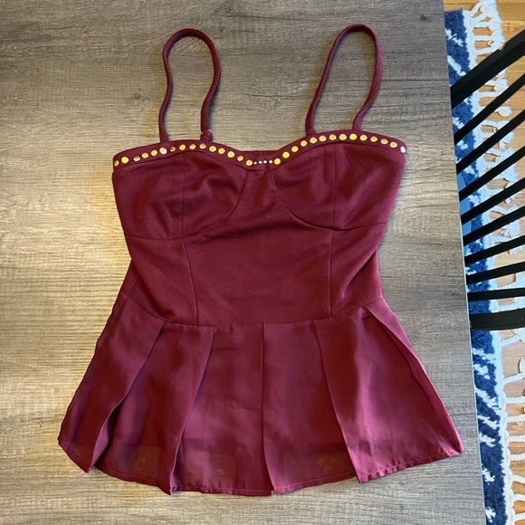 SOLD!!! Cute medium top - Picture 1 of 4